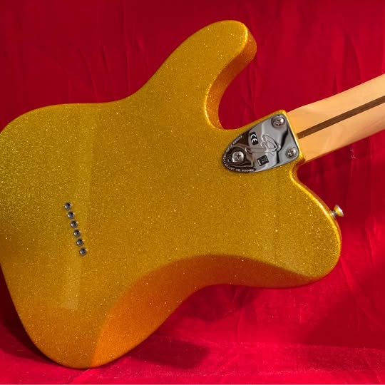 FSR Classic Series '72 Telecaster® Deluxe, Maple Fingerboard, Vegas Gold Flake